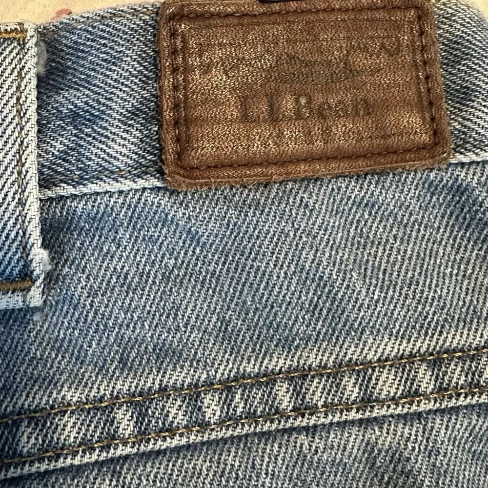 LL Bean  Relaxed Fit Medium Wash Denim Blue Jeans Men's 38x32 100% Cotton